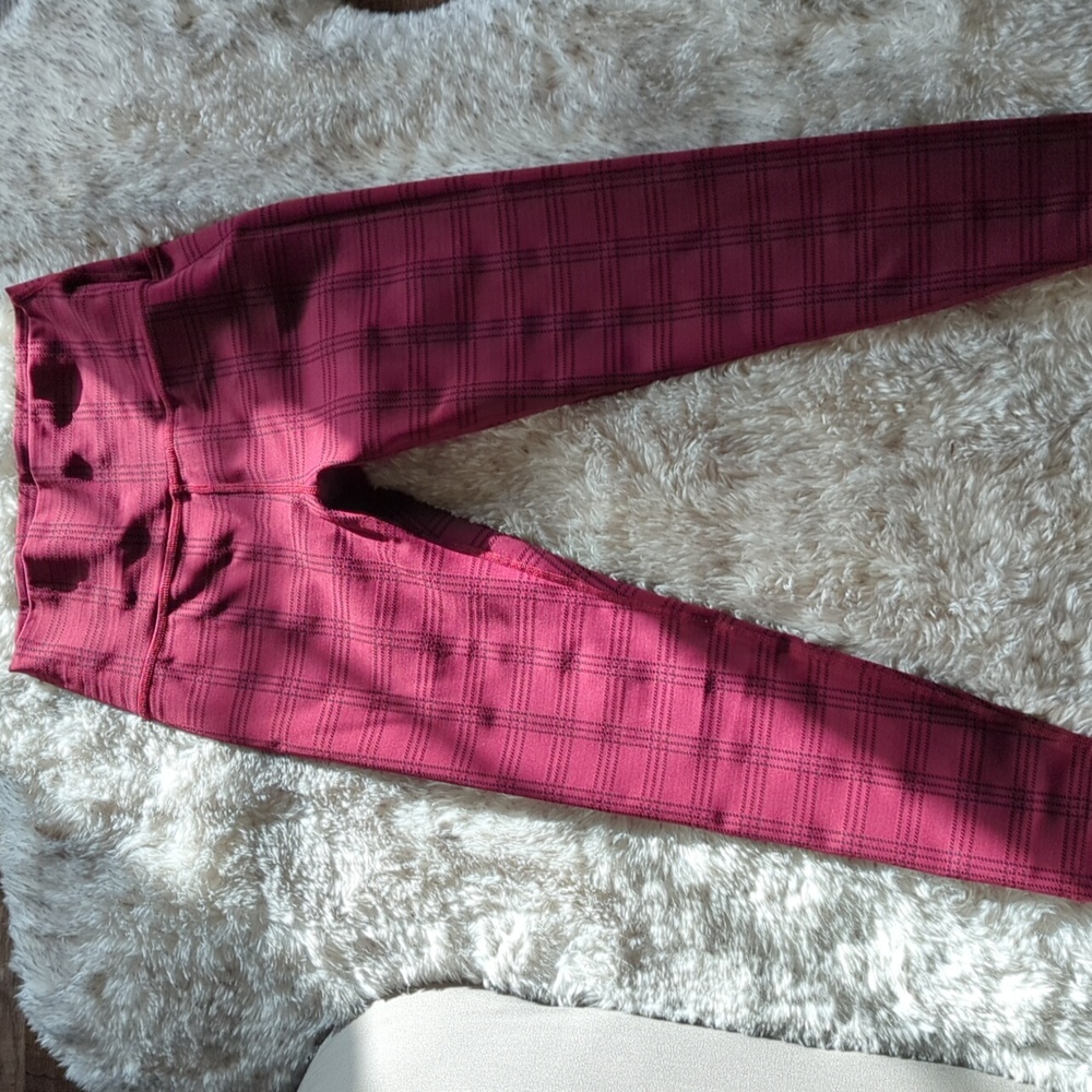 Beyond Yoga Maroon Leggings with Black detail Size M